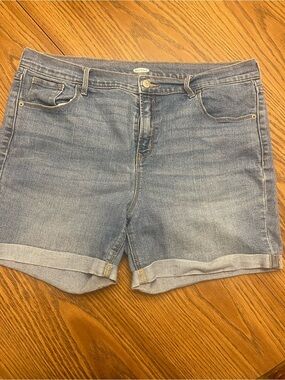 Old Navy Women's Medium Blue Denim Cuffed Shorts